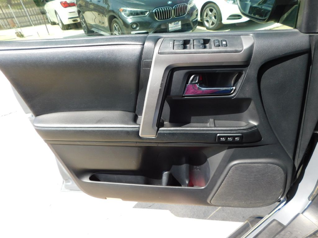 2014 Toyota 4Runner Image 31