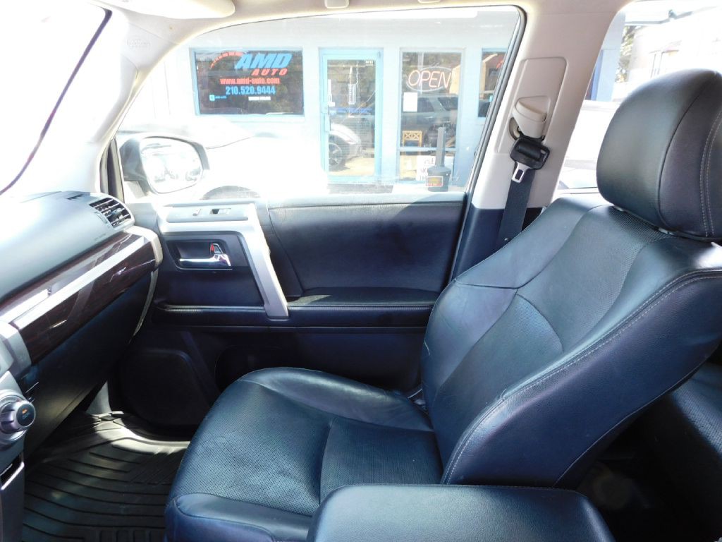 2014 Toyota 4Runner Image 39