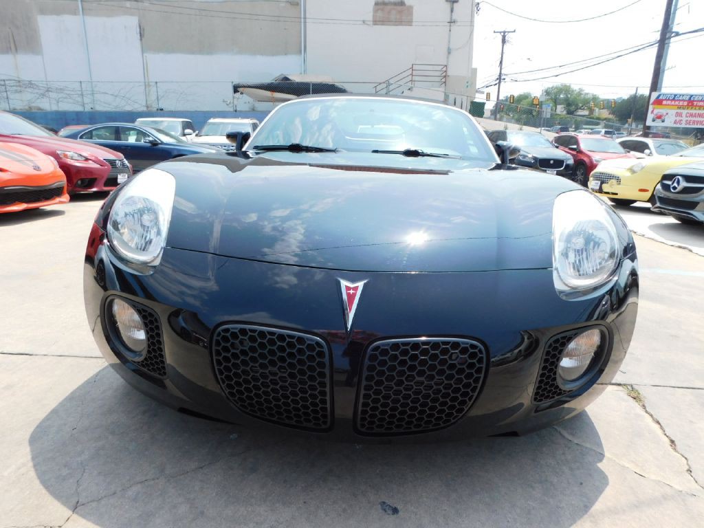 2007 Pontiac Solstice Image 2