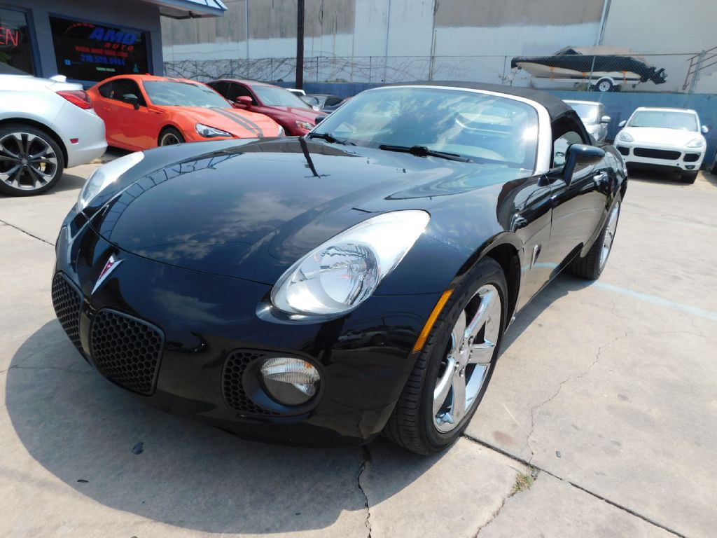 2007 Pontiac Solstice Image 3