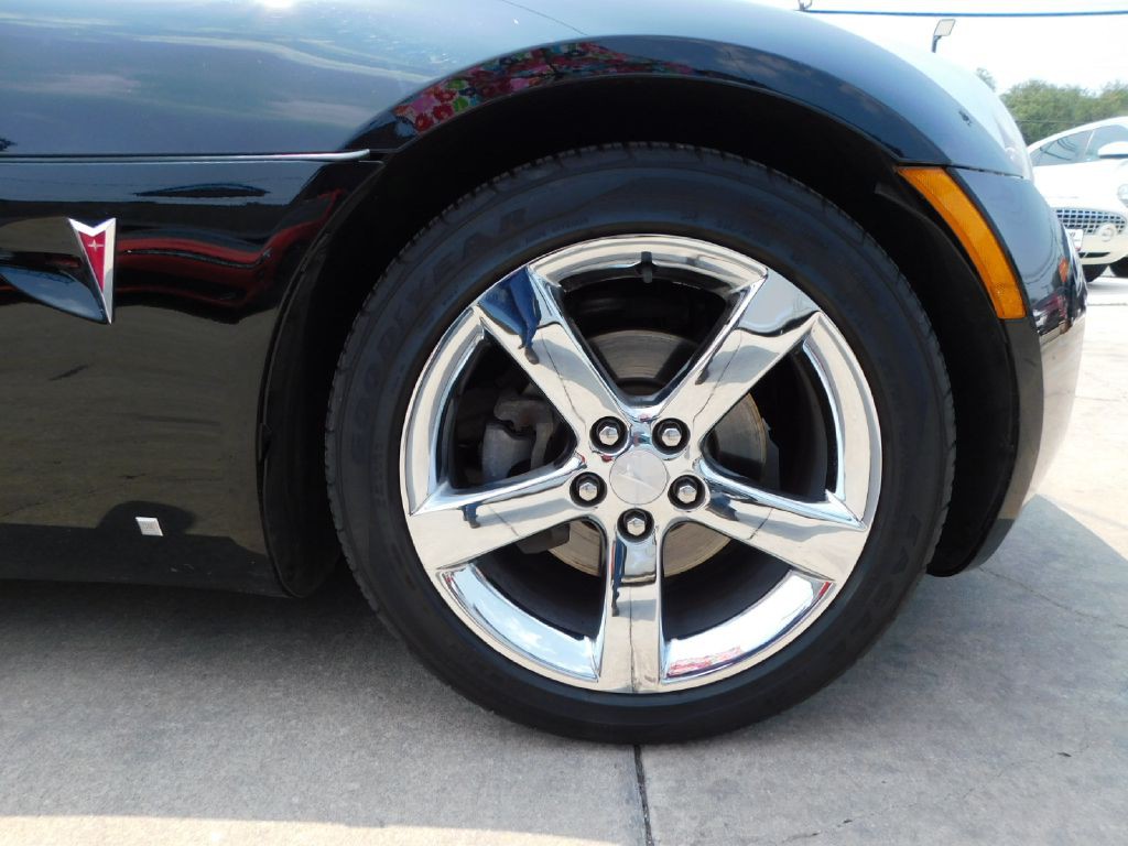 2007 Pontiac Solstice Image 9