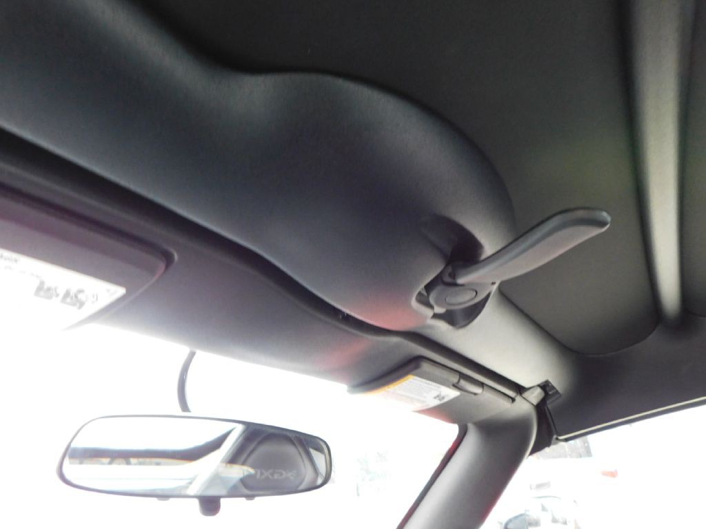 2007 Pontiac Solstice Image 29