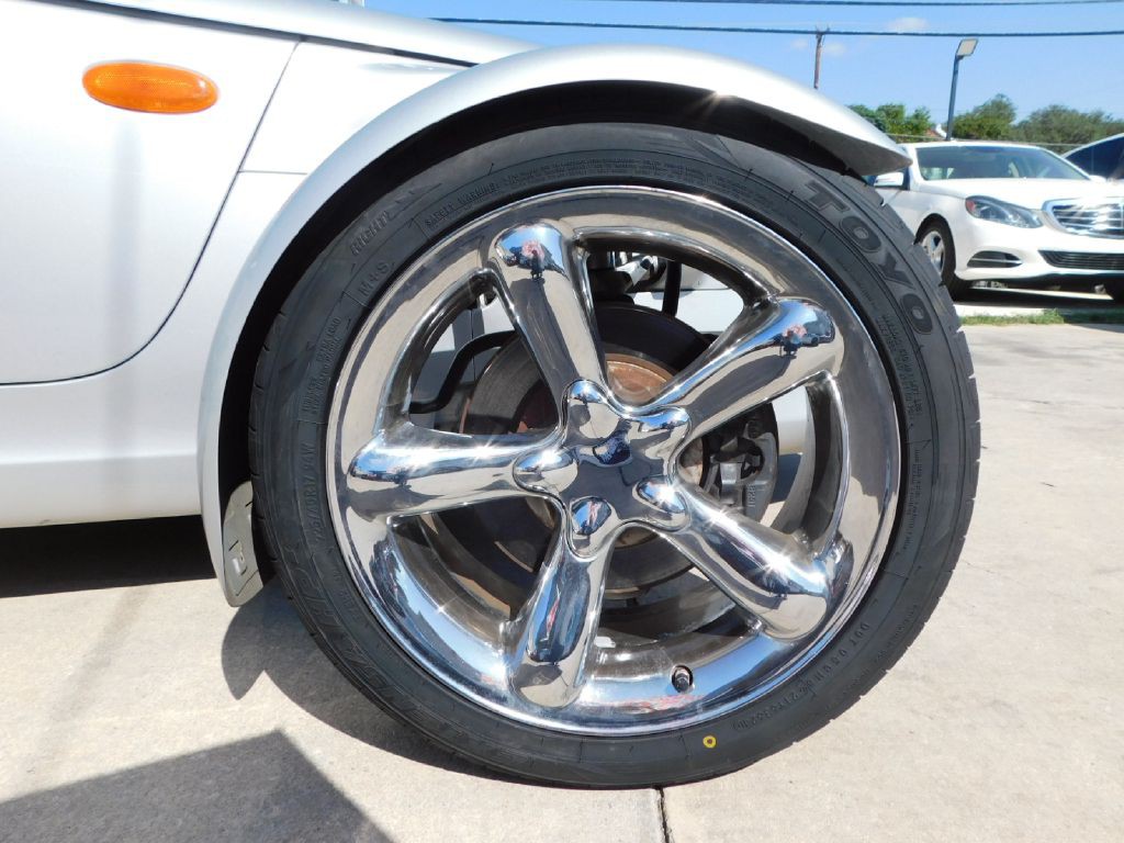 2000 Plymouth Prowler Image 9