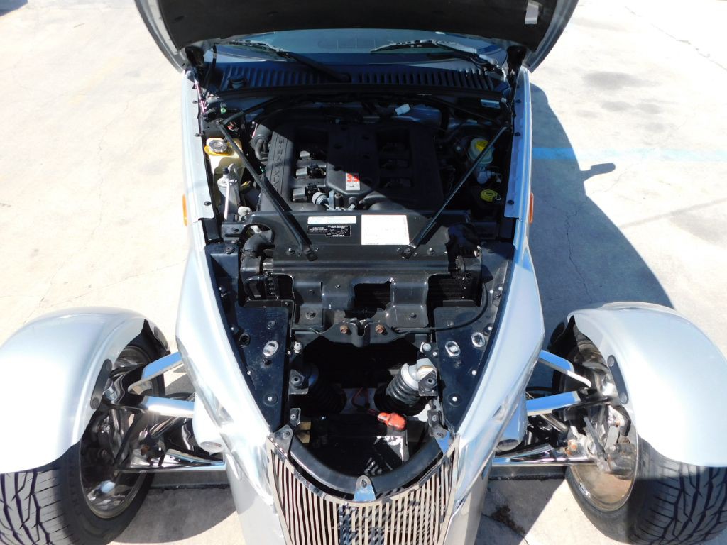 2000 Plymouth Prowler Image 11