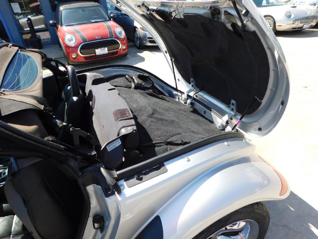 2000 Plymouth Prowler Image 12