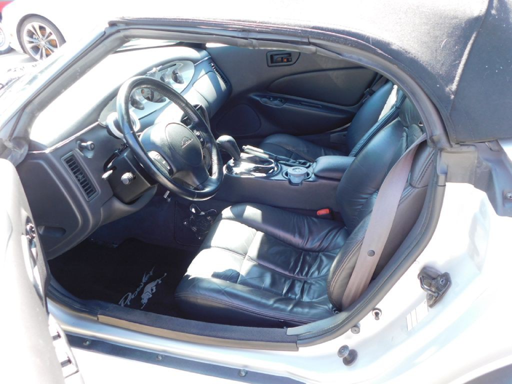 2000 Plymouth Prowler Image 15