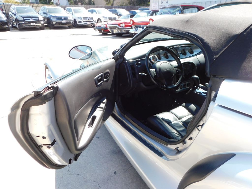 2000 Plymouth Prowler Image 16