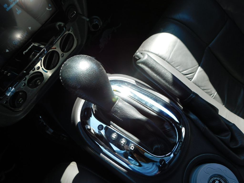 2000 Plymouth Prowler Image 21