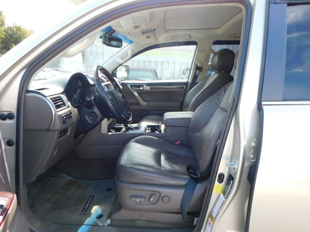 2015 Lexus GX Image 26