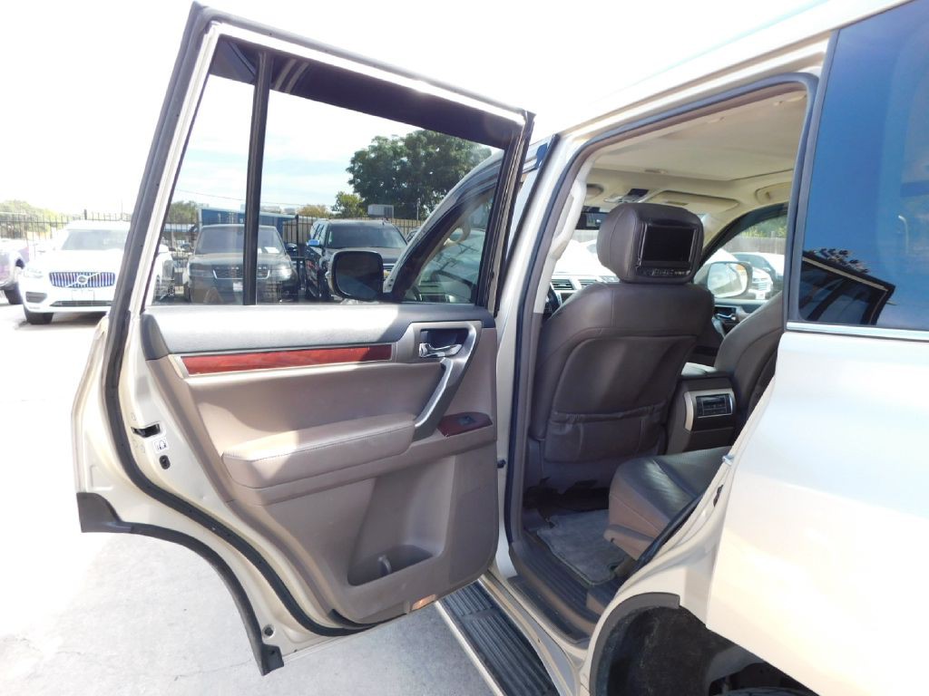 2015 Lexus GX Image 27