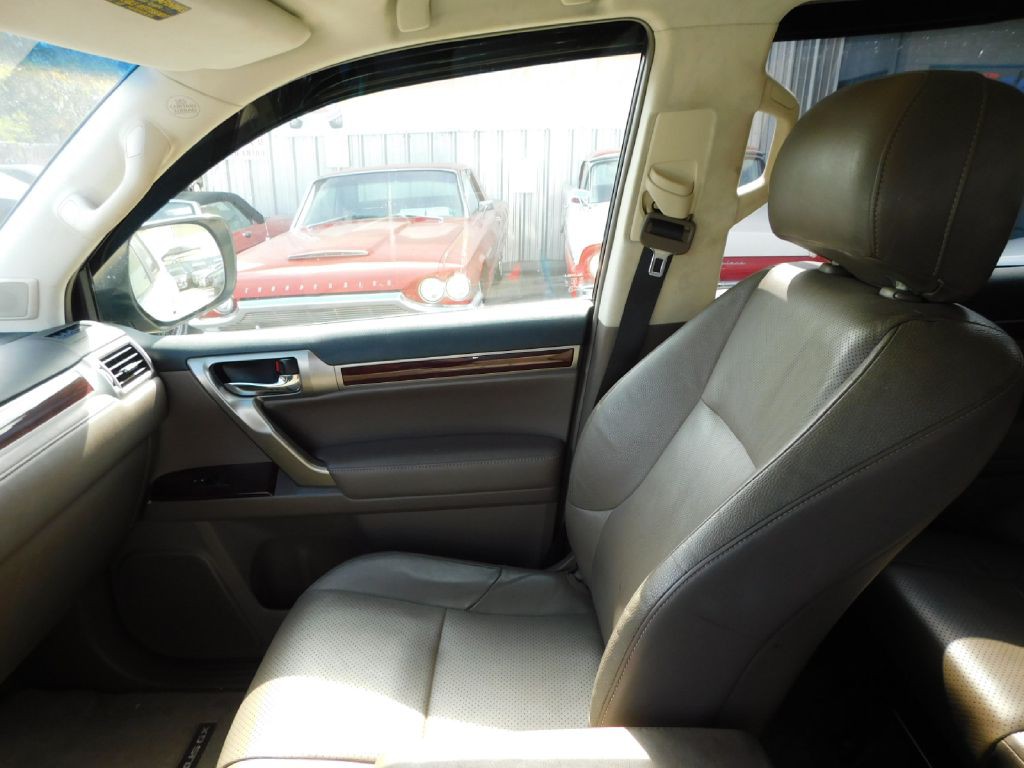 2015 Lexus GX Image 42
