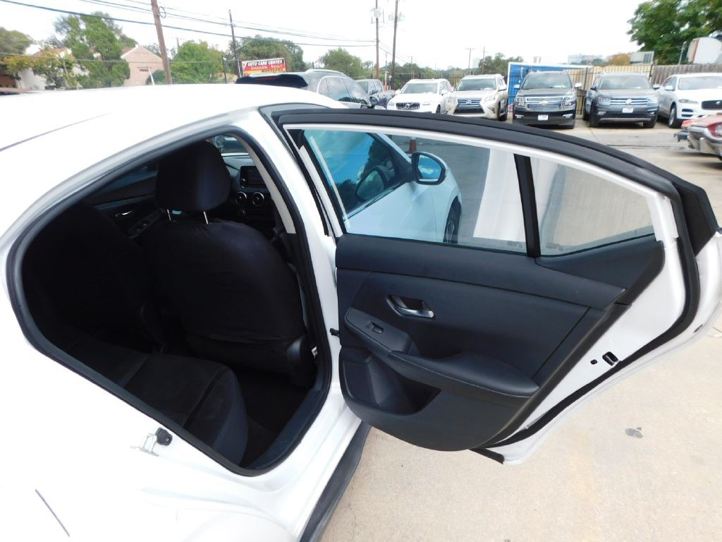 2020 Nissan Sentra Image 40