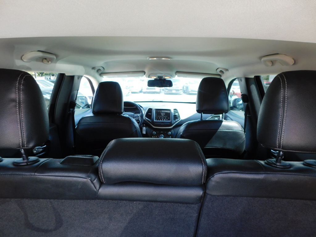 2015 Jeep Cherokee Image 12