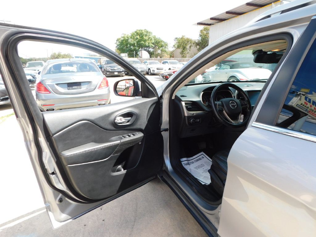 2015 Jeep Cherokee Image 15