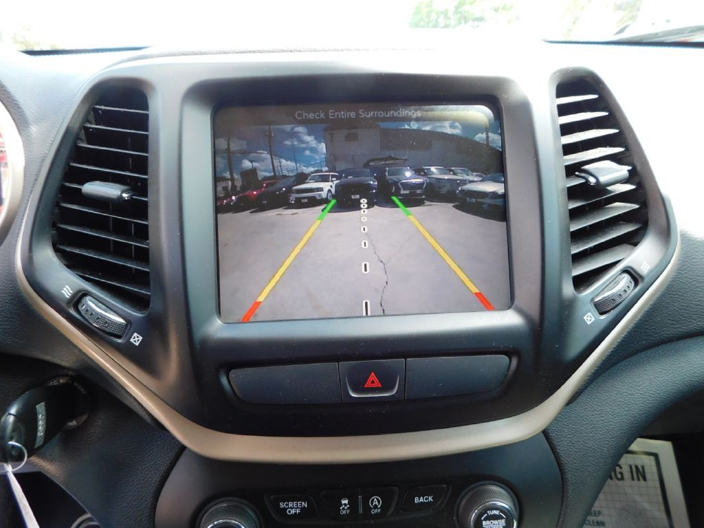 2015 Jeep Cherokee Image 24