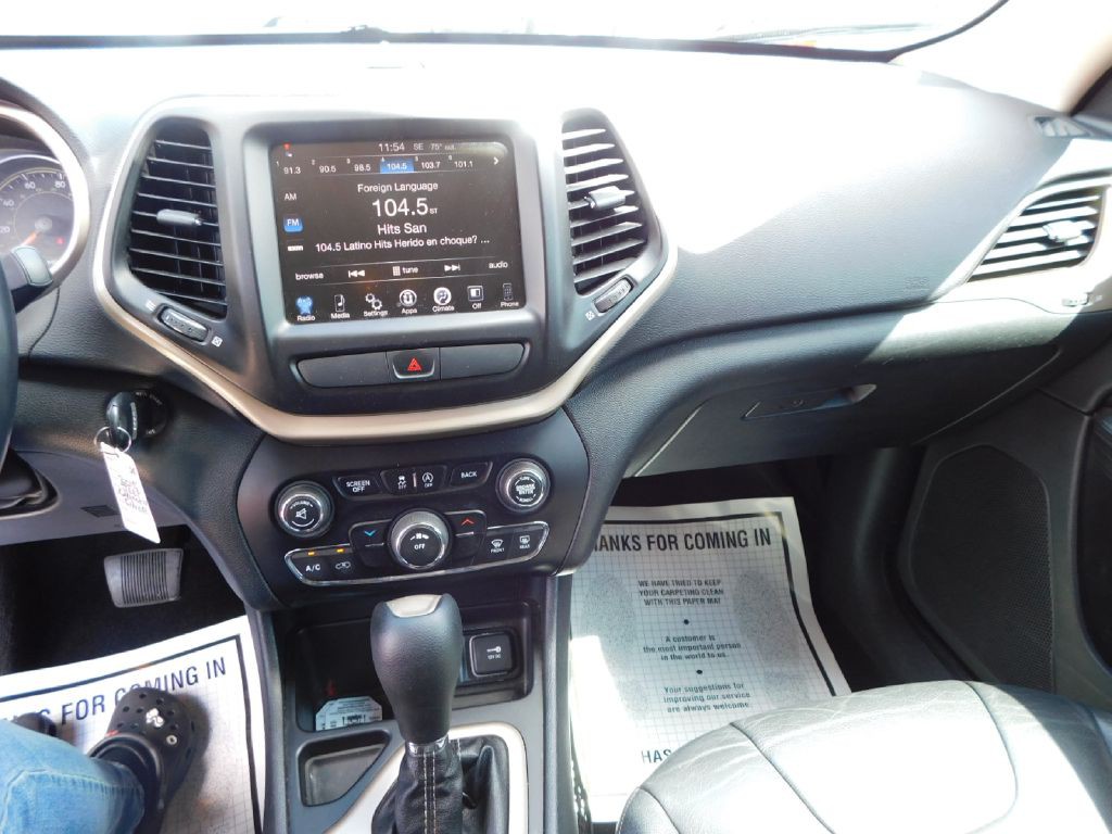 2015 Jeep Cherokee Image 25