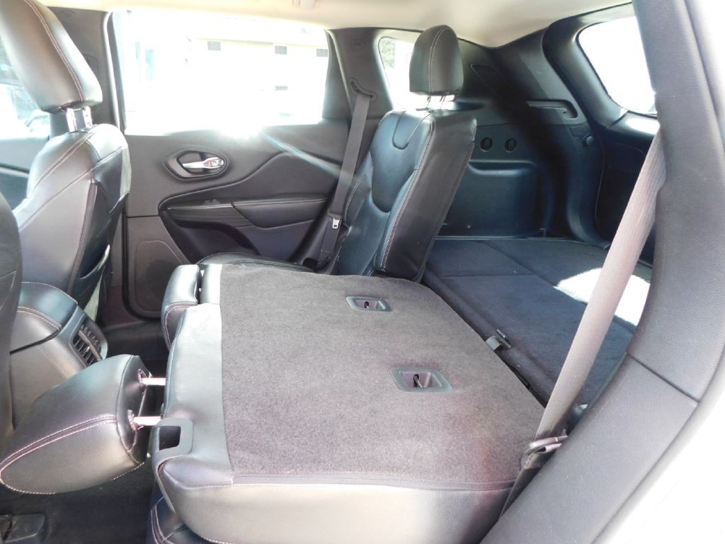 2015 Jeep Cherokee Image 33