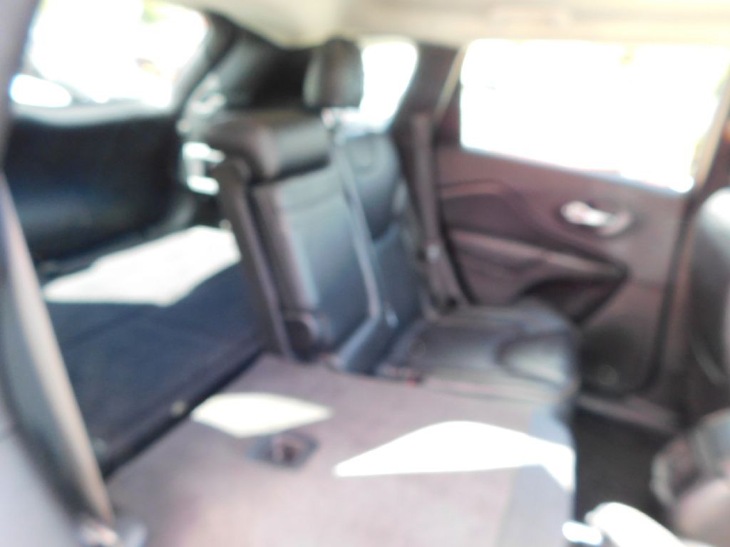 2015 Jeep Cherokee Image 34