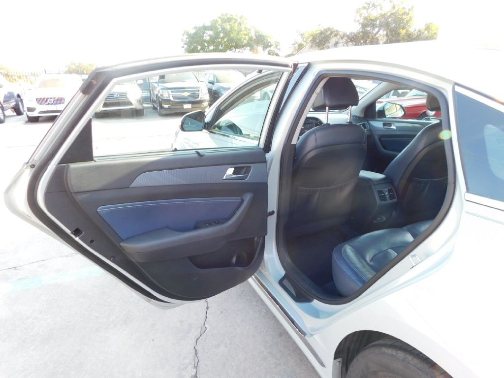 2016 Hyundai Sonata Image 24