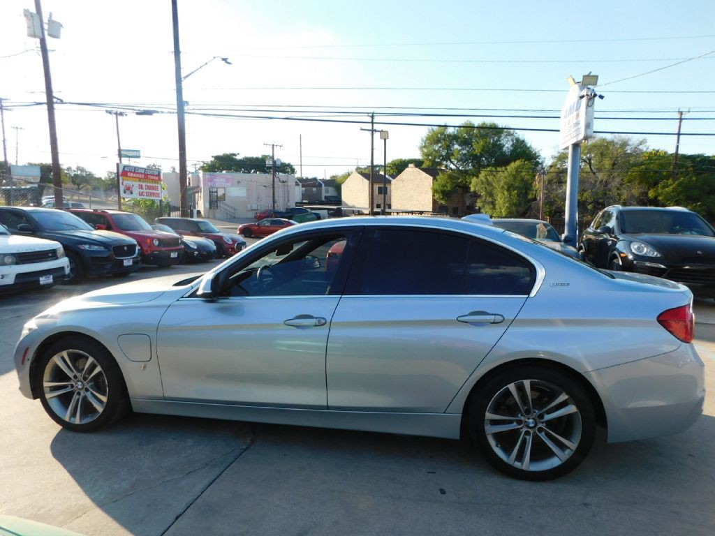 2017 BMW 3 Series Image 4
