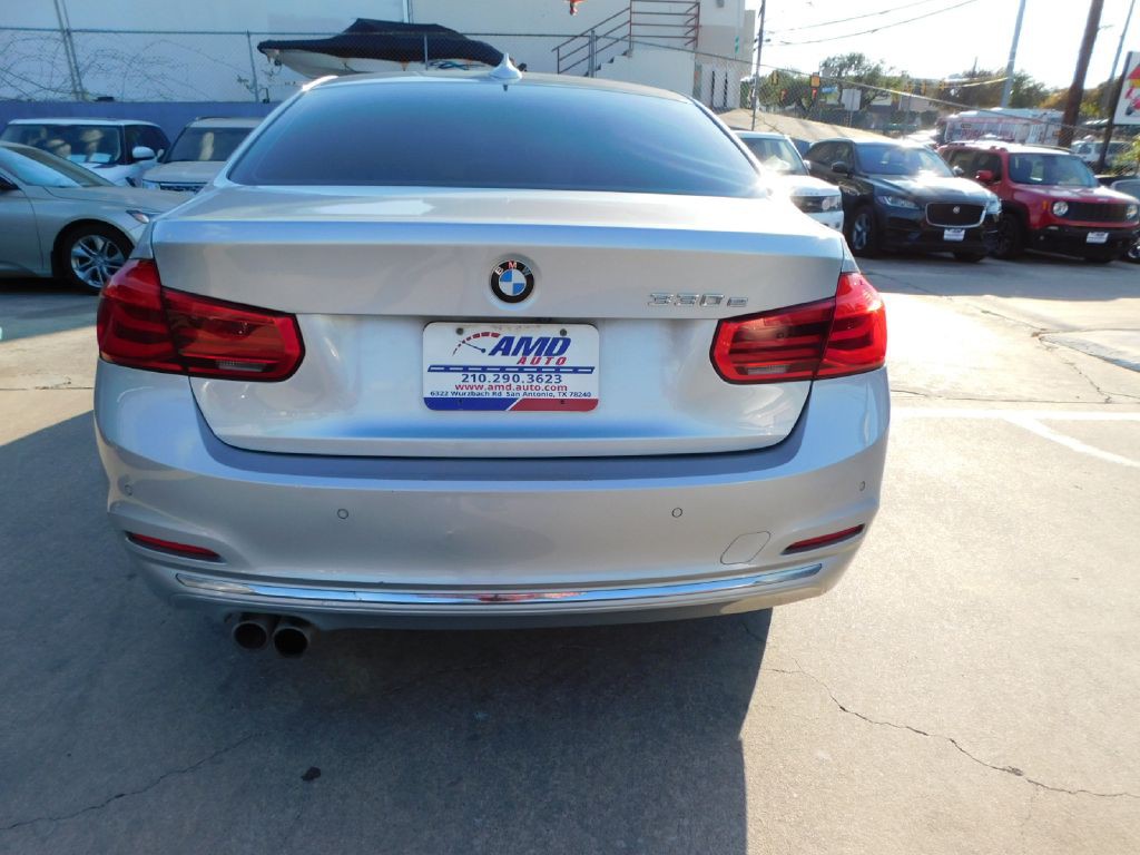 2017 BMW 3 Series Image 6