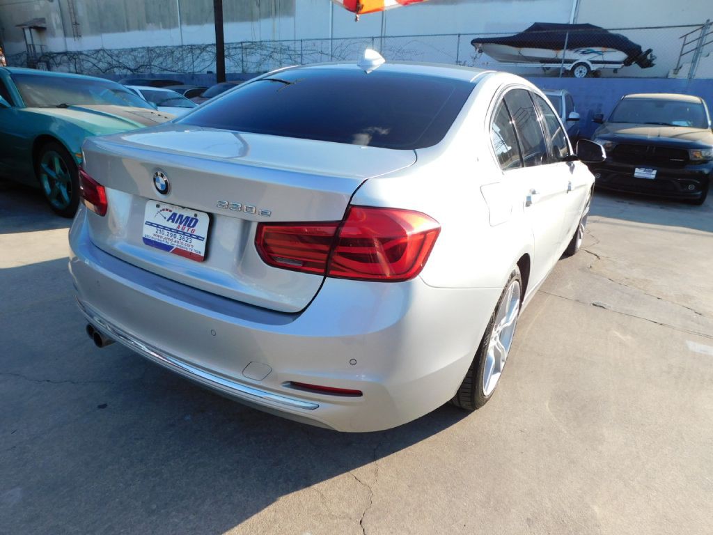2017 BMW 3 Series Image 7