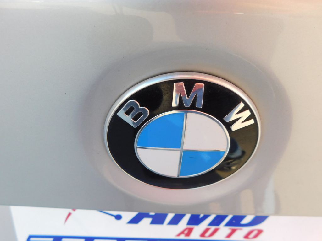 2017 BMW 3 Series Image 14