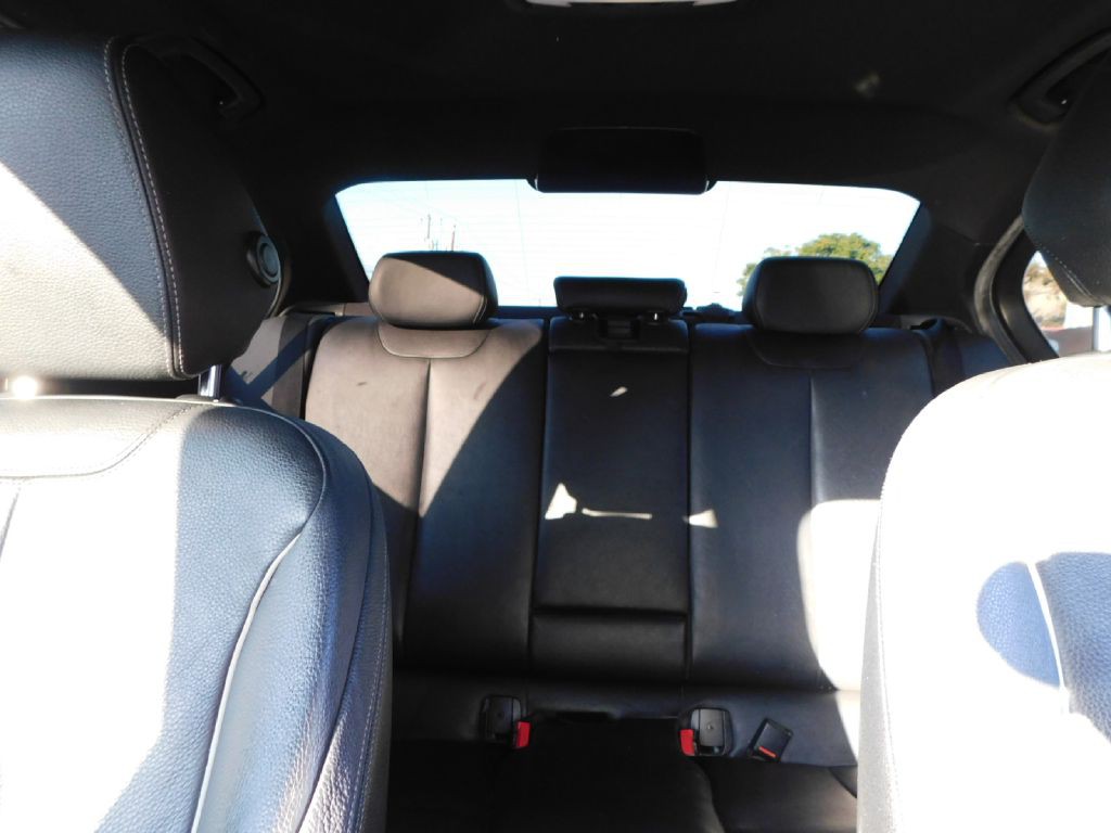 2017 BMW 3 Series Image 42