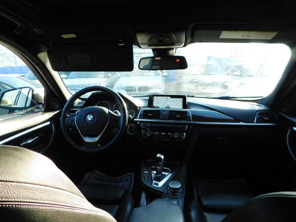 2017 BMW 3 Series Image 43