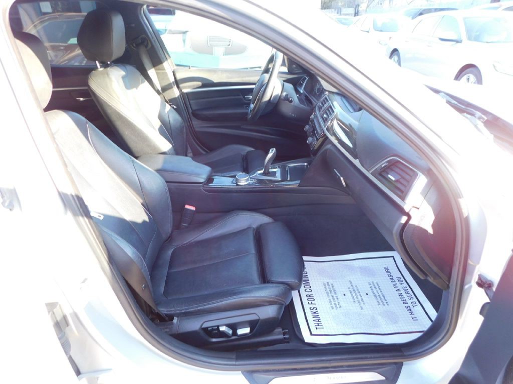 2017 BMW 3 Series Image 47