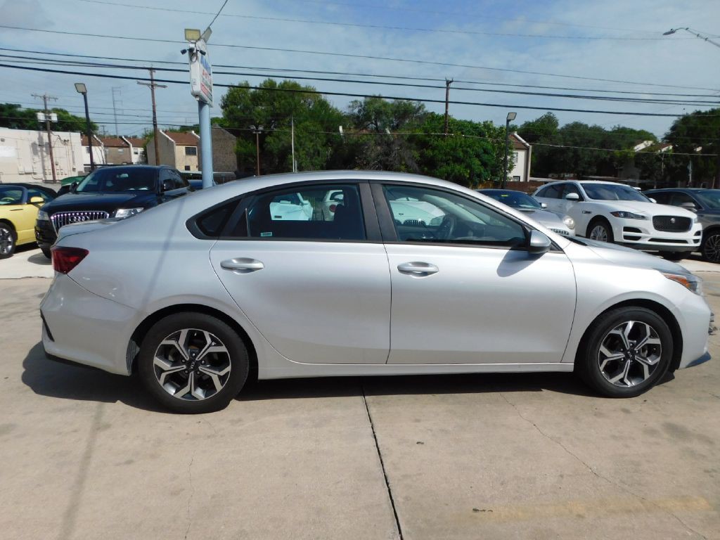2018 Kia Forte Image 8