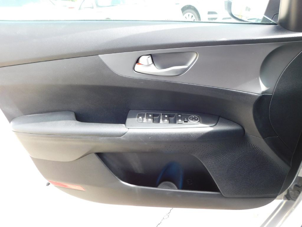 2018 Kia Forte Image 25