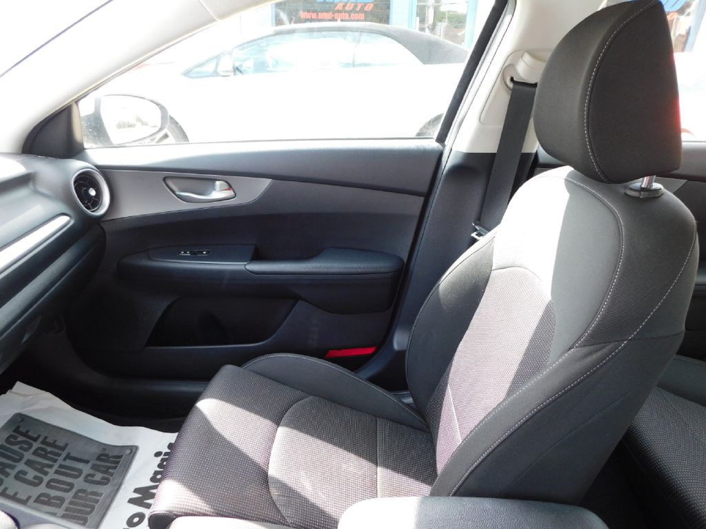 2018 Kia Forte Image 33