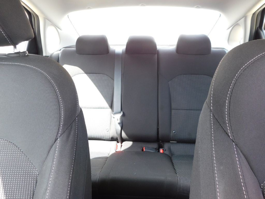 2018 Kia Forte Image 34