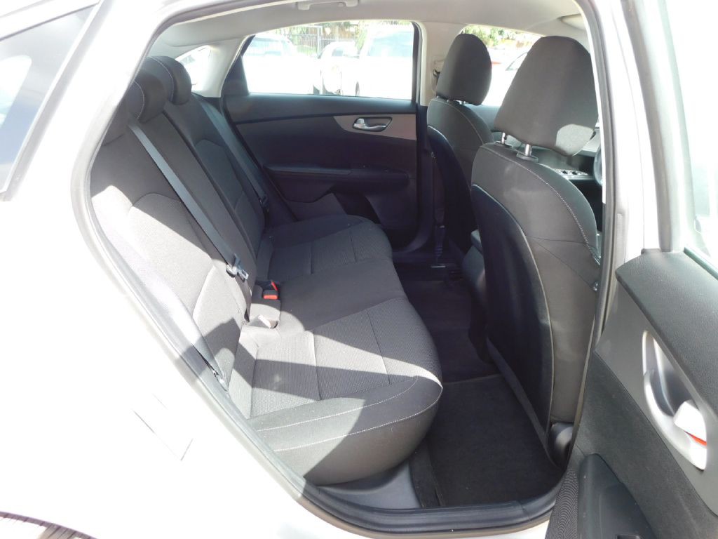 2018 Kia Forte Image 35