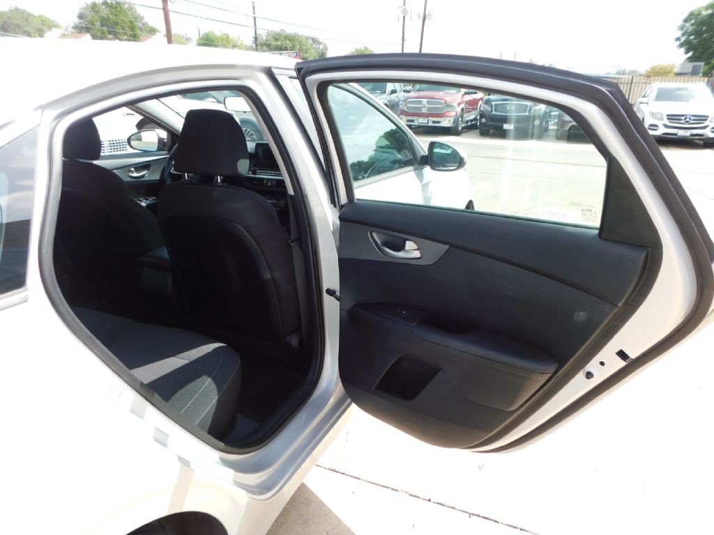 2018 Kia Forte Image 36
