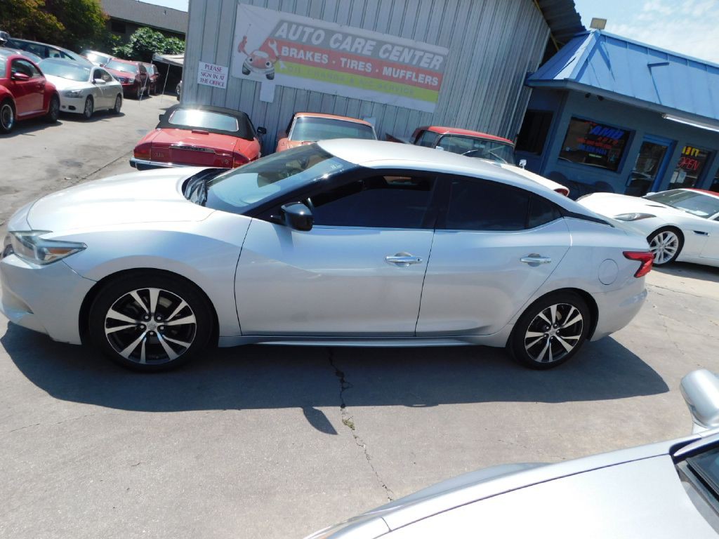 2017 Nissan Maxima Image 4