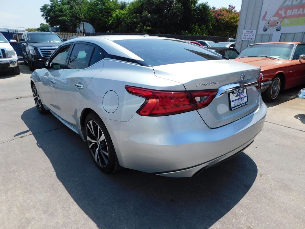 2017 Nissan Maxima Image 5