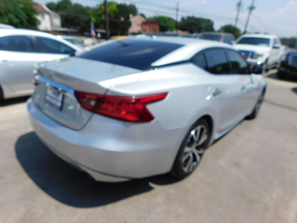 2017 Nissan Maxima Image 7