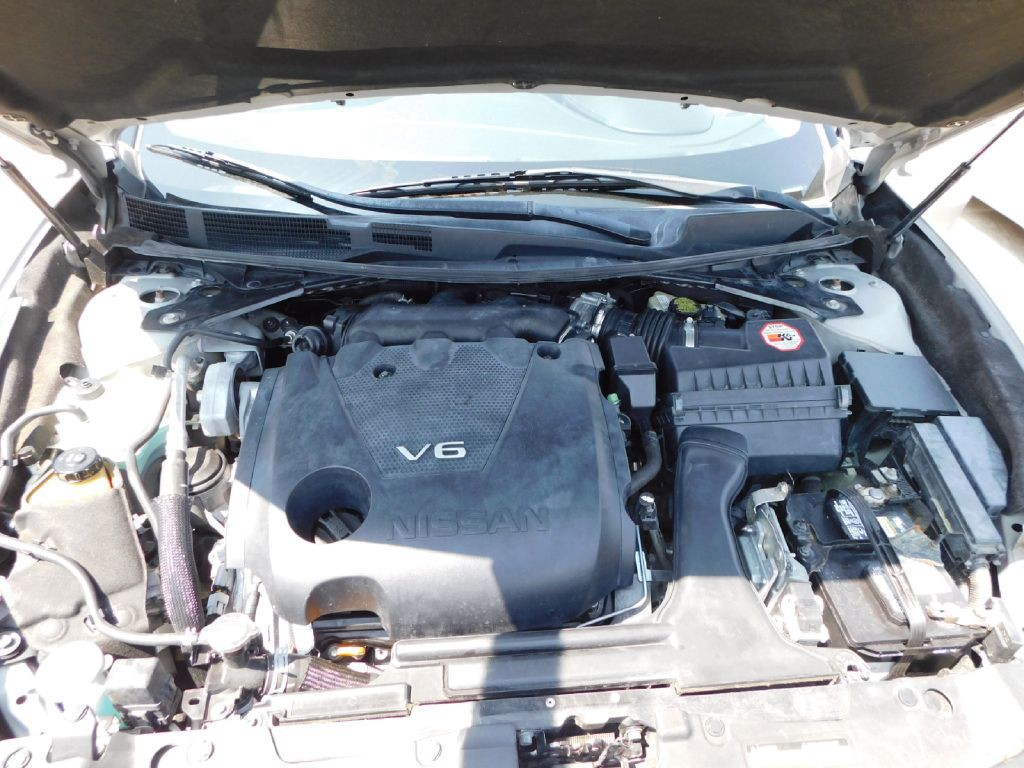 2017 Nissan Maxima Image 11