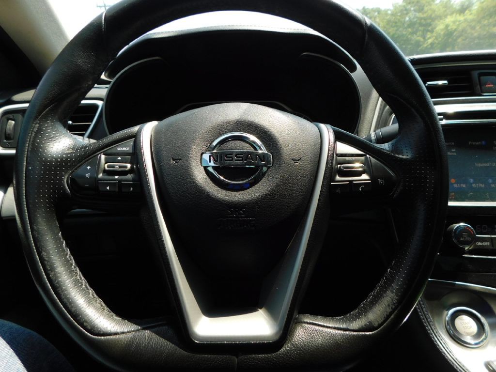 2017 Nissan Maxima Image 19