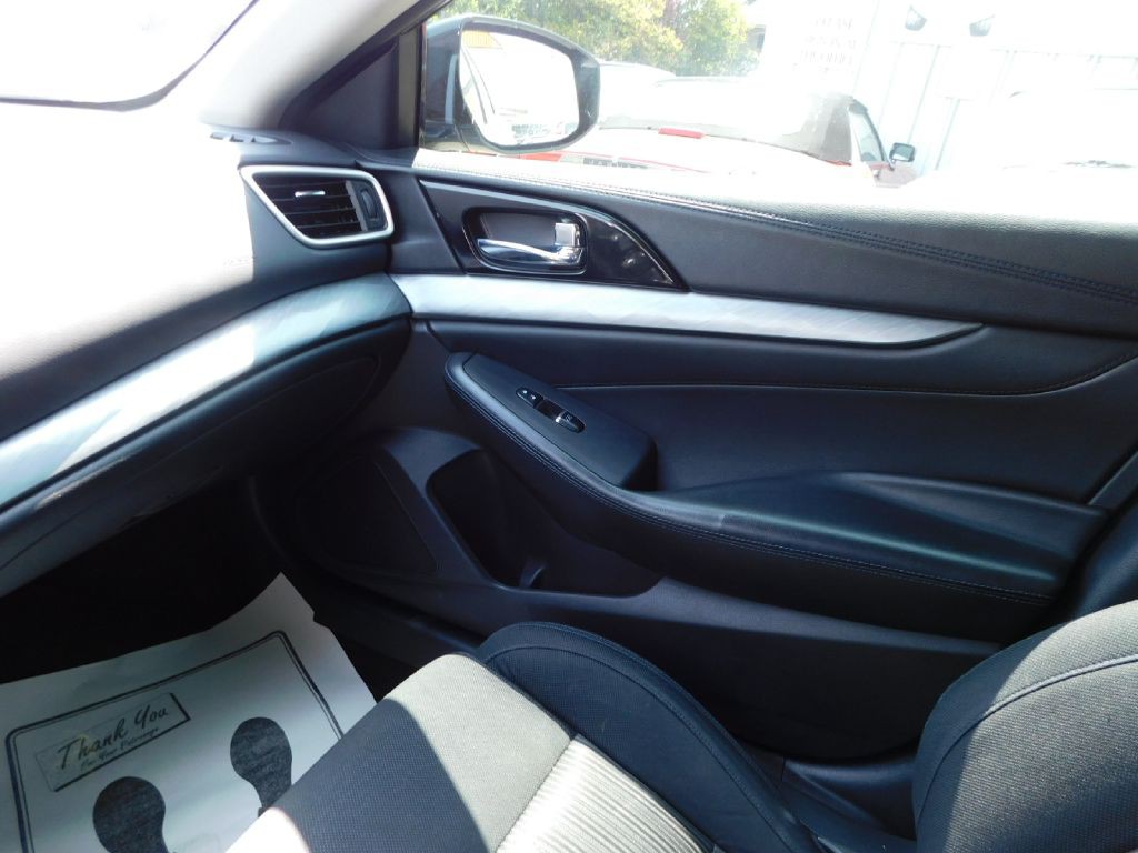 2017 Nissan Maxima Image 21