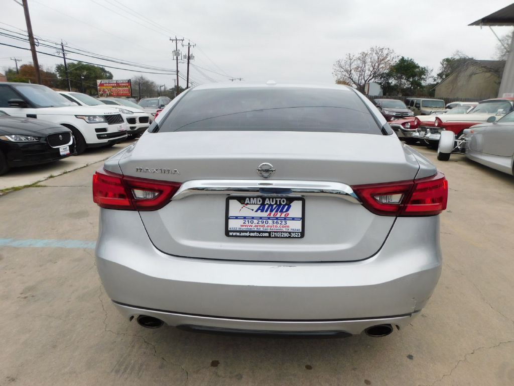 2017 Nissan Maxima Image 6