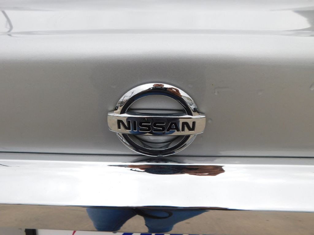 2017 Nissan Maxima Image 11