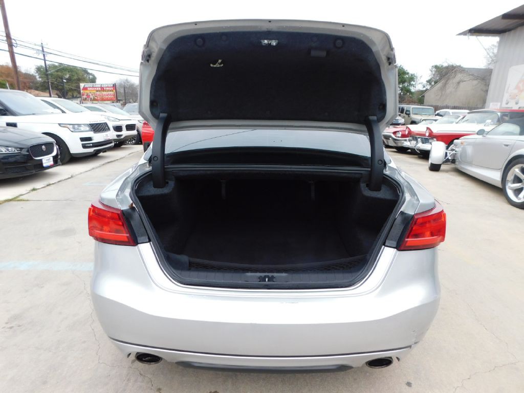 2017 Nissan Maxima Image 14