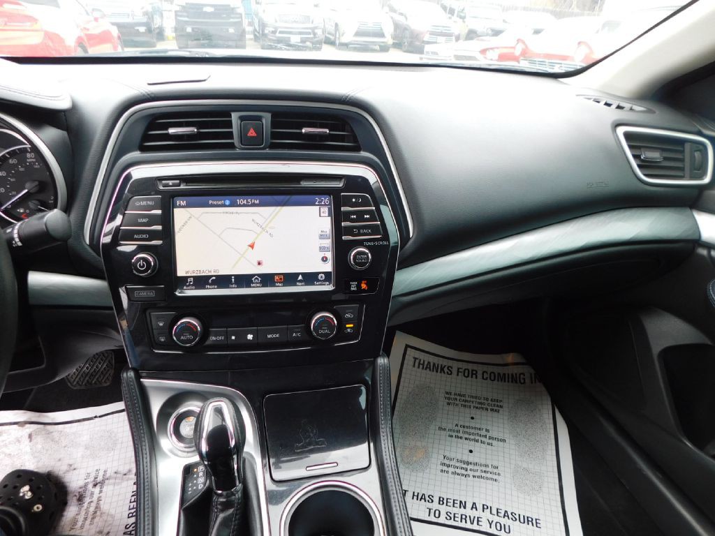 2017 Nissan Maxima Image 30