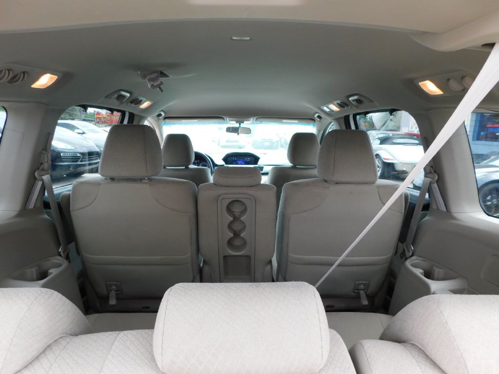 2015 Honda Odyssey Image 17