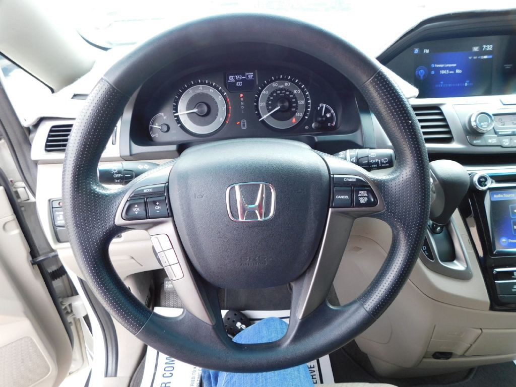 2015 Honda Odyssey Image 28