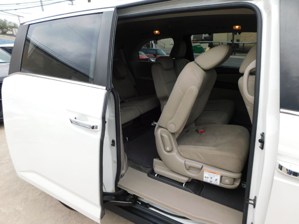 2015 Honda Odyssey Image 44