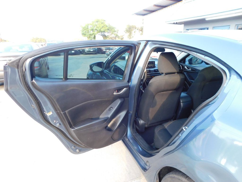 2015 Mazda Mazda3 Image 17